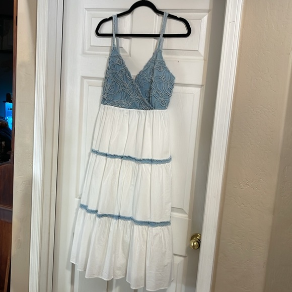 Sexy Frayed Denim and White Cotton Sundress - Picture 4 of 11